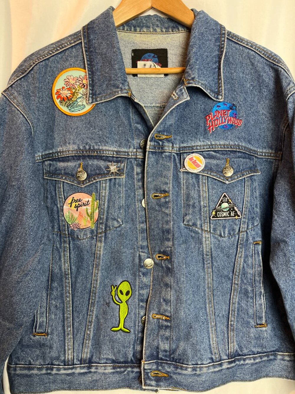 Women's Unique Planet Hollywood Trucker Jacket, Size M - Picture 3 of 10